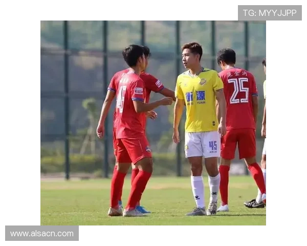 小个子也能闪耀绿茵场足球明星们的身高与成就之路