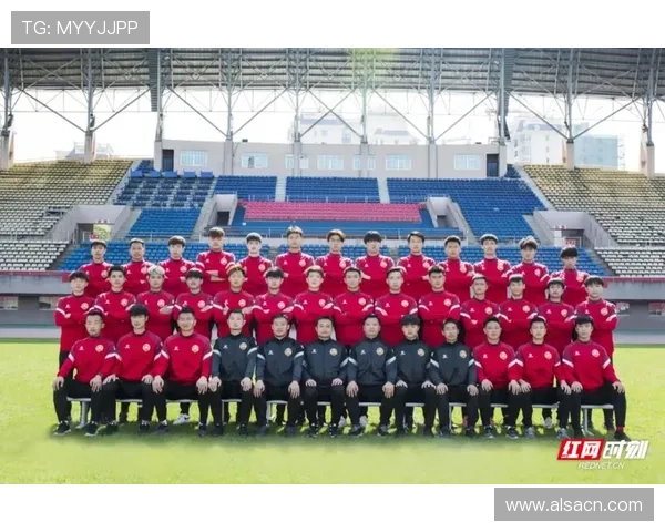 从草根到巅峰足球明星们的励志奋斗故事全记录